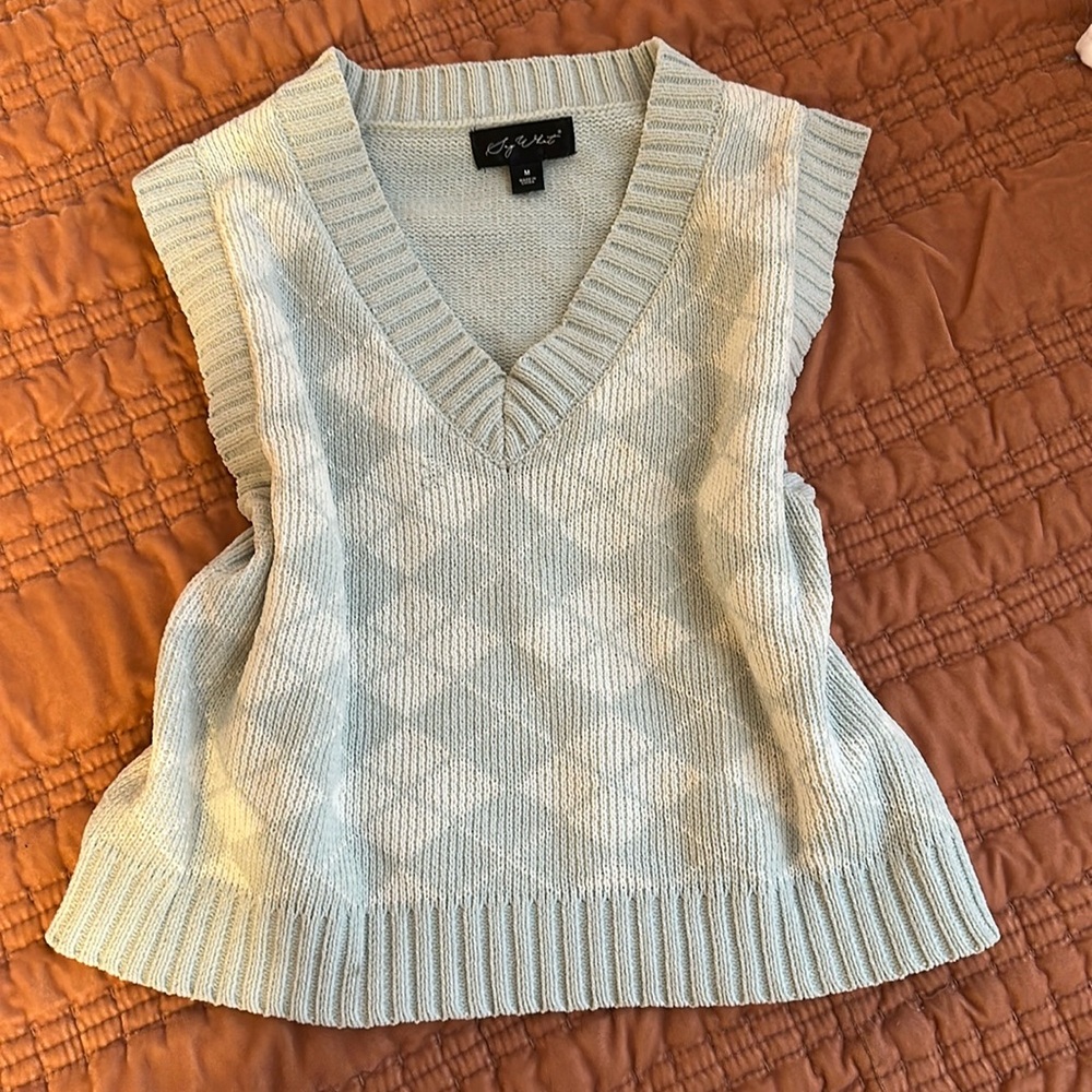 Sweater vest